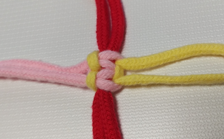 勾玉付きブレスレットの作り方平編み