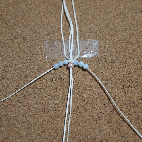お花　編みブレスレット　編み方　ろうびき紐