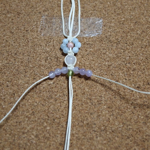 お花編みブレスレット 編み方　平編み　ロウビキ紐