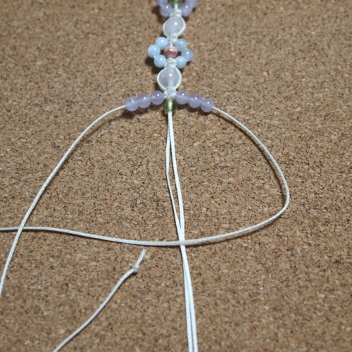 お花編みブレスレット　編み方　ロウビキ紐　平編み