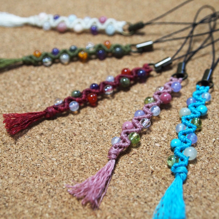 パワーストーンビーズを使ったジグザグ模様の編みストラップの作り方 天然石ブレスレット ネックレスの作り方 ハンドメイド